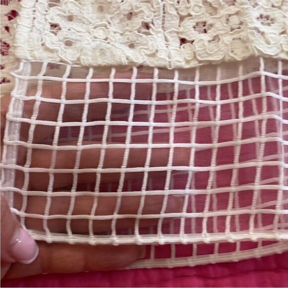 Alexis White Midi Pencil lace Skirt with Slit , XS - Picture 4 of 7